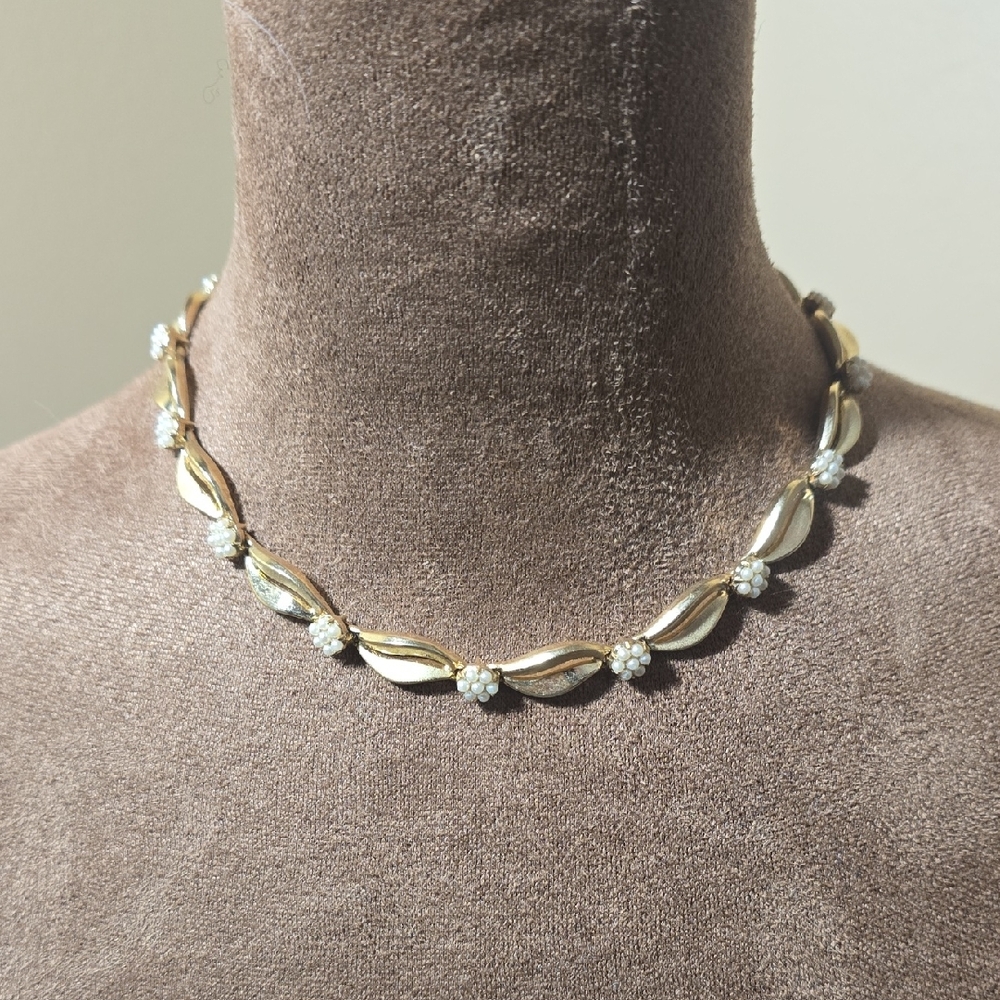 Vintage Crown Trifari Rhinestone Ribbon Choker Necklace